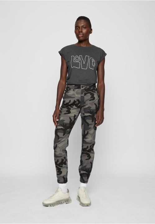 Actual product image Urban Classics Ladies High Waist Camo Cargo Pants (29)