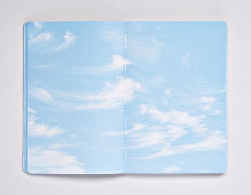 Produktbild Nuuna Inspiration Book M, Cloud Blue (20 x 13.5 cm, Blanko, Weicher Einband)