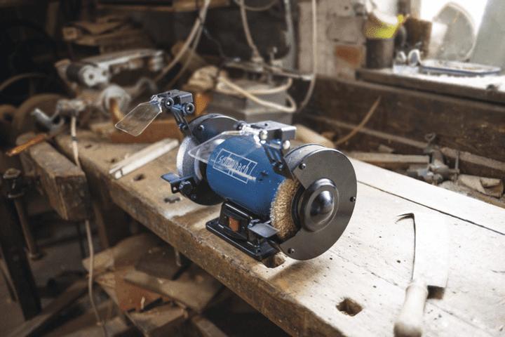 Actual product image Scheppach SM150LB Ponceuse double avec brosse - 230-240V 50Hz 400W - 150mm (Bench grinder, 400 W)