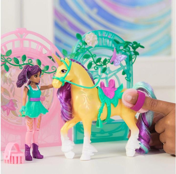 Produktbild Unicorn Academy - Small Doll Ava & Leaf Stall Spielset