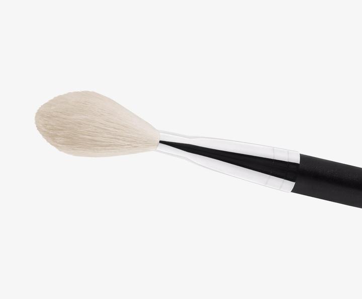 Actual product image MAC Cosmetics 135S Large Flat Powder Brush (Powder)