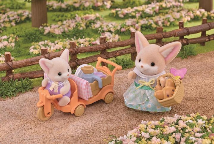 Actual product image Epoch Sylvanian Desert Fox Picnic Set