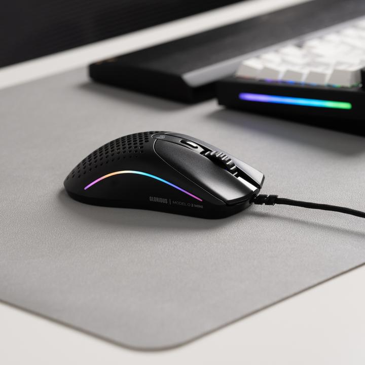 Produktbild Glorious Model O 2 Mini Gaming Maus, RGB - schwarz (Kabelgebunden)