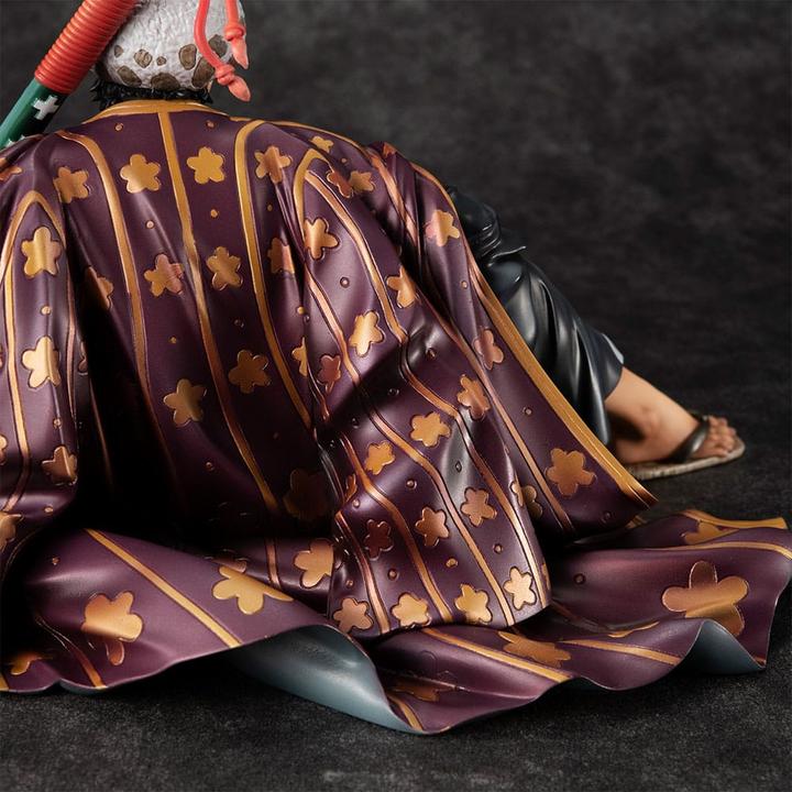 Actual product image Megahouse One Piece statuette PVC Portrait Of Pirates Warriors Alliance Trafalgar Law 17 cm