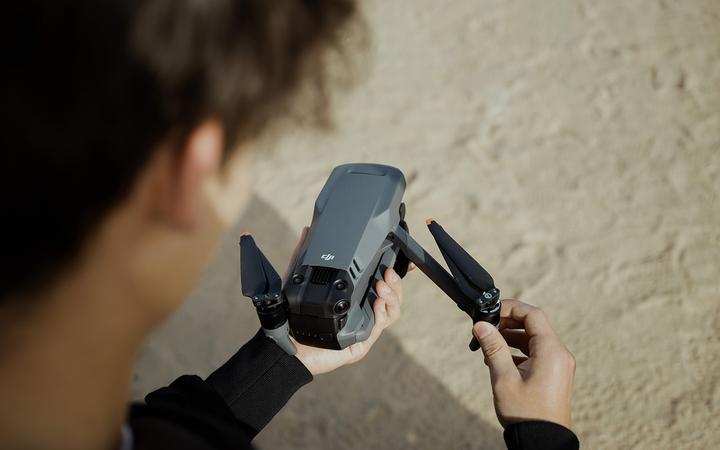 Immagine prodotto DJI Mavic 3 Fly More Combo (46 min, 895 g, 20 Mpx)