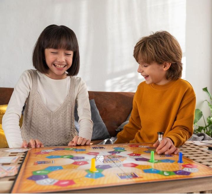 Produktbild Jumbo 19865 - Party & Co. Junior, Partyspiel, für 4-20 Spieler, ab 8 Jahren (DE-Ausgabe) (Deutsch)