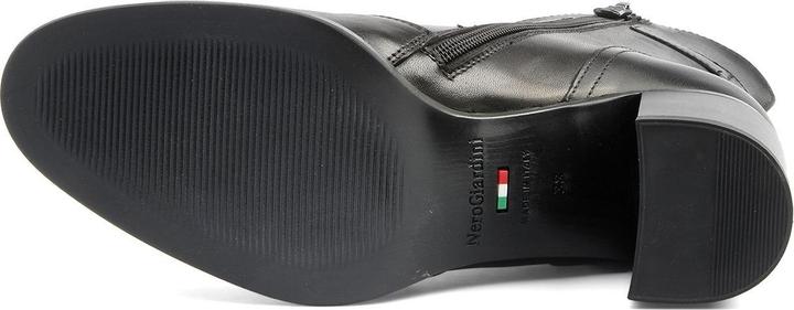 Actual product image Nero Giardini Capuo (36)