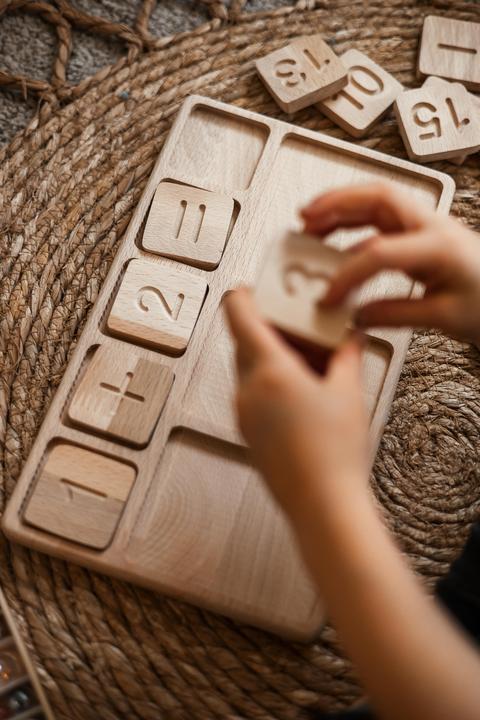Produktbild Nordischkind Montessori Math Board (Deutsch, Französisch, Italienisch, Englisch)
