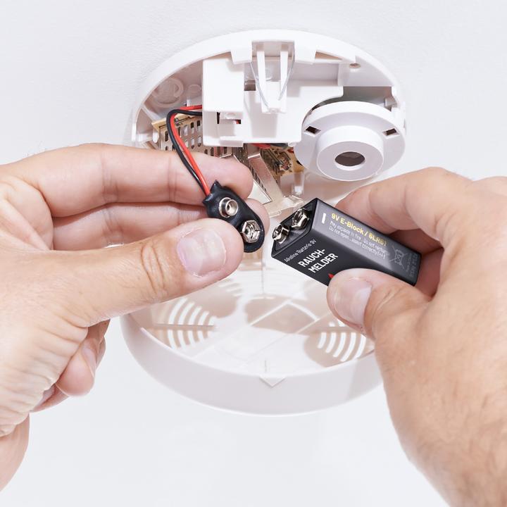 Actual product image Absina 9V Alkaline Smoke Detector Batteries (4 pcs., 9V Block)