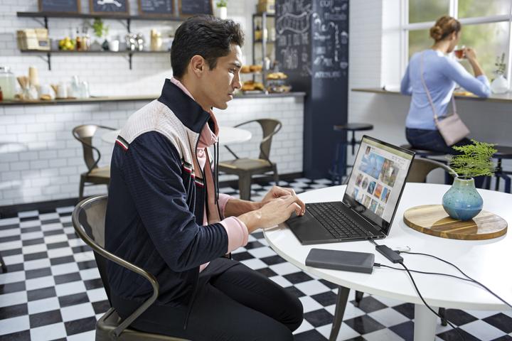Produktbild HP Envy (USB-C, 4 Ports)