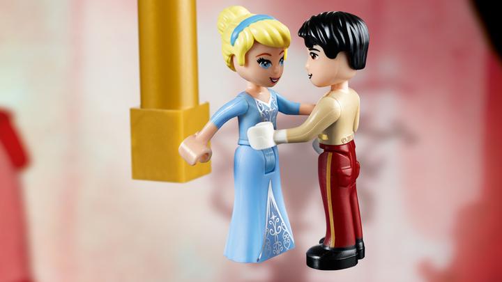 Actual product image LEGO Cinderella's dream castle (41154, LEGO Disney)