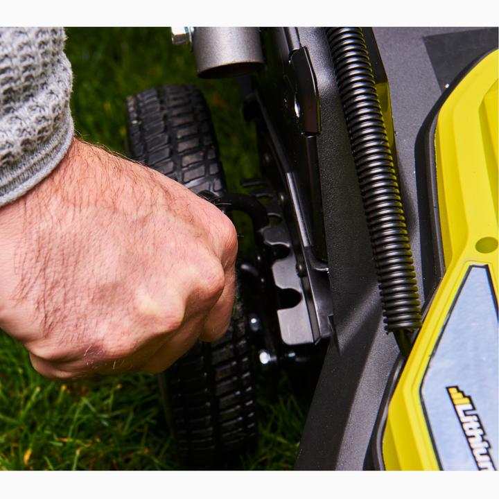 Actual product image Ryobi cordless lawn mower 5133004582 (Rechargeable battery operated)