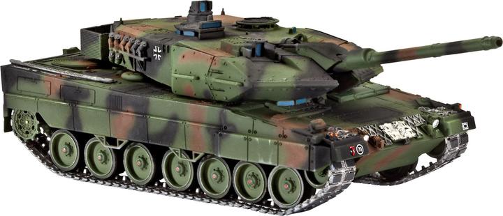 Actual product image Revell Leopard 2 A6M