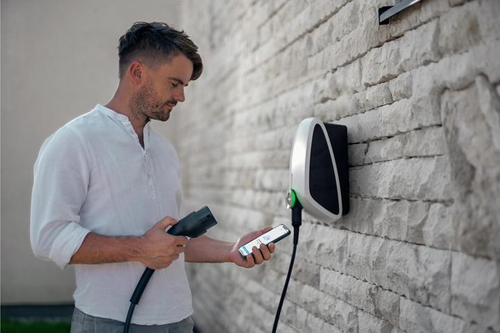 Image du produit EVBox Elvi V3.3 E3320-A350X-11.3 (Type 2, 22 kW, 32 A, Câblé en dur)