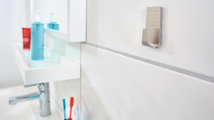 Actual product image tesa Powerstrips Hooks LARGE Metal
