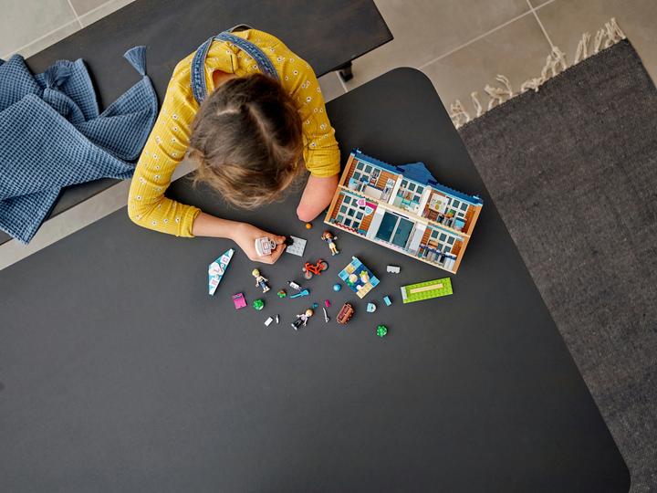 Produktbild LEGO Heartlake City Schule (41682, LEGO Friends)