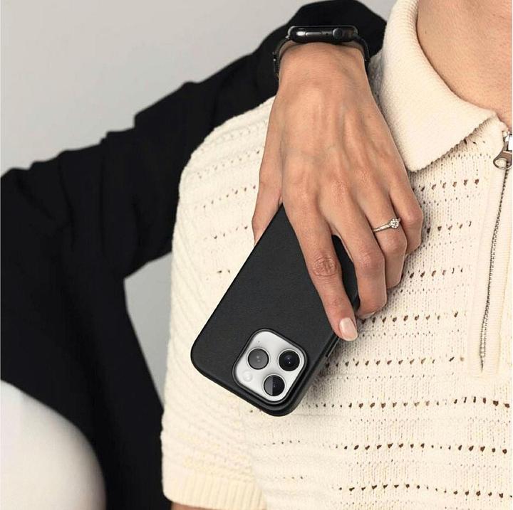 Produktbild Vonmählen Kunstleder-Case für iPhone 16 Pro Max schwarz (Apple iPhone 16 Pro Max)