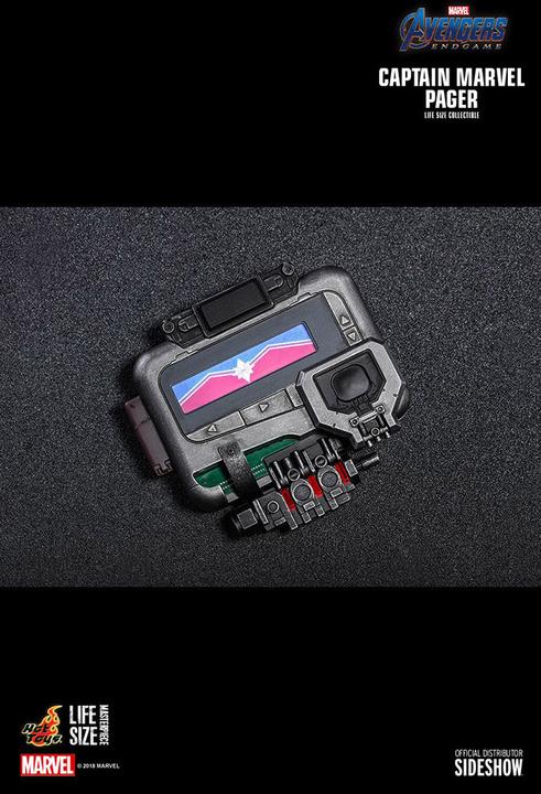 Image du produit Hot Toys Captain Marvel "Captain Marvel Pager" 1:1 Scale Prop Replica