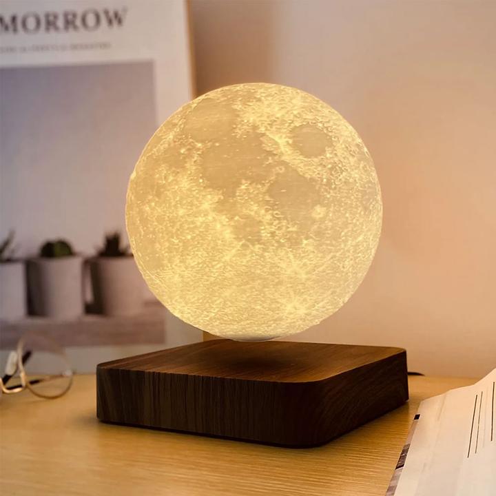 Actual product image Esmée Schwebende 3D LED Mond Lampe, Nachtlicht mit Holzsockel