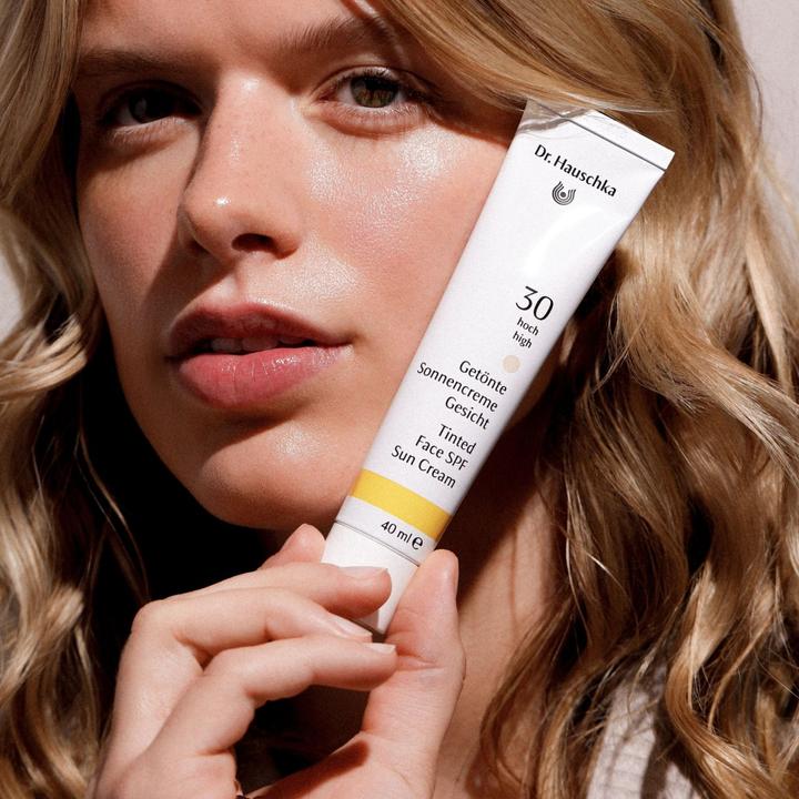 Image du produit Dr. Hauschka crème solaire pour le visage teintée SPF30 crème (Crème solaire visage, SPF 30, 40 ml, 64 g)