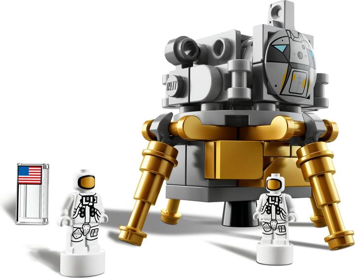 Actual product image LEGO NASA Apollo Saturn V (92176, LEGO Ideas, LEGO Rare Sets)