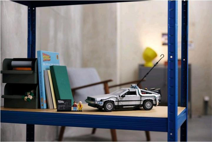 Actual product image LEGO Time machine from Back to the Future (10300, LEGO Icons, LEGO Rare Sets)
