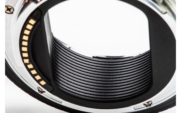 Actual product image Viltrox EF-R2