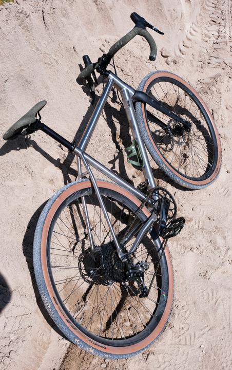 Productafbeelding NG Sports Chaibu ReCycle Race comfortzadel, 272x143mm, 7x7mm, Salty Cactus Collectie, olijfgroen