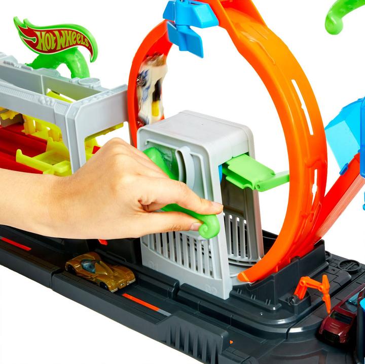 Actual product image Hot Wheels Ultimate Octo Car Wash