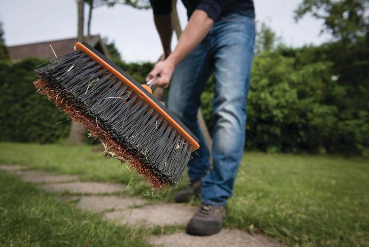 Actual product image Fiskars Street broom (1 pcs.)