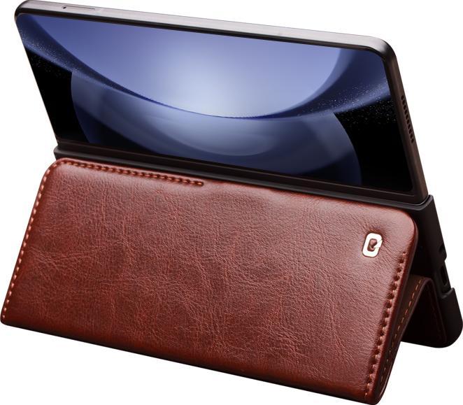 Produktbild QiAlino Hülle Flip mit magnetischem Verschluss Hellbraun (Samsung Galaxy Z Fold5)