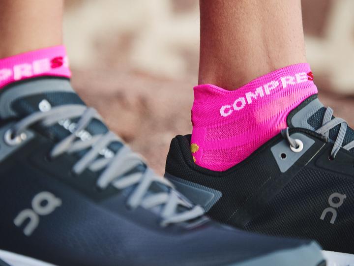 Actual product image Compressport Pro Racing Socks v4.0 Ultralight Run Low (42 - 44)