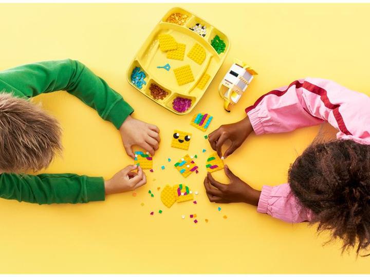 Actual product image LEGO Bananas pen holder (41948, LEGO Dots)