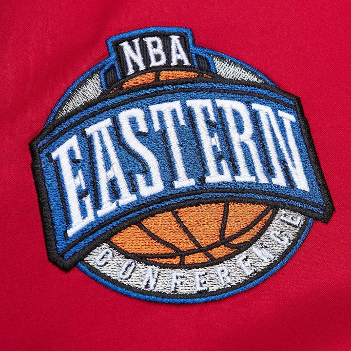 Actual product image Mitchell & Ness M&N Heavyweight Satin Jacket NBA Chicago Bulls - M (M)