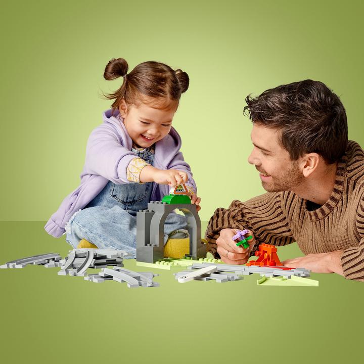 Immagine prodotto LEGO Tunnel ferroviario e binari - set di espansione (10425)