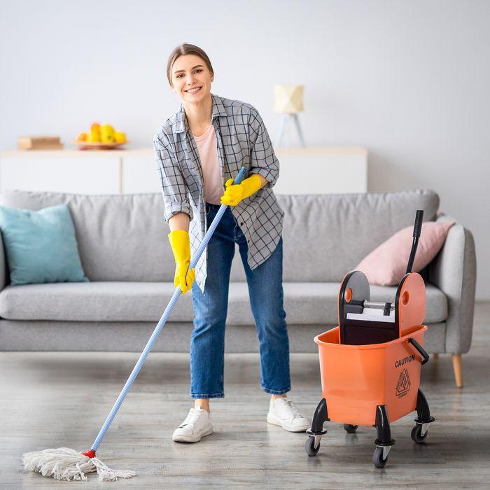 Produktbild Swisshandel24 Putzwagen Reinigungswagen mit Wringer 26 Liter Putzeimer mit 4 Rollen Orange (1 Stk.)