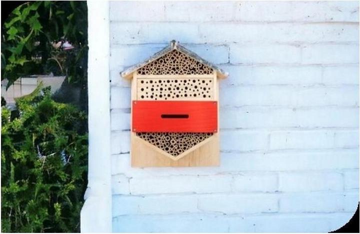 Produktbild Windhager Insektenhotel Hexagon, Tierart: Insekten, Produkttyp (Wildbienen, Marienkäfer, Ohrwürmer, Florfliegen, Grabwespen)