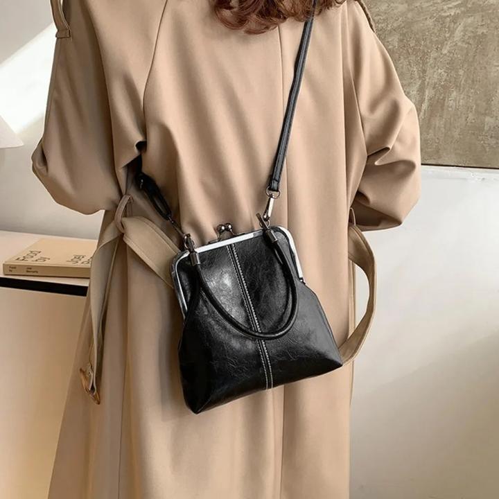 Actual product image Only-Bags.Store Elegante Schloss Umhängetasche Kapazität Retro