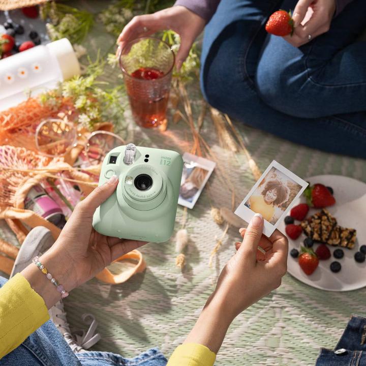 Actual product image Fujifilm mini 12