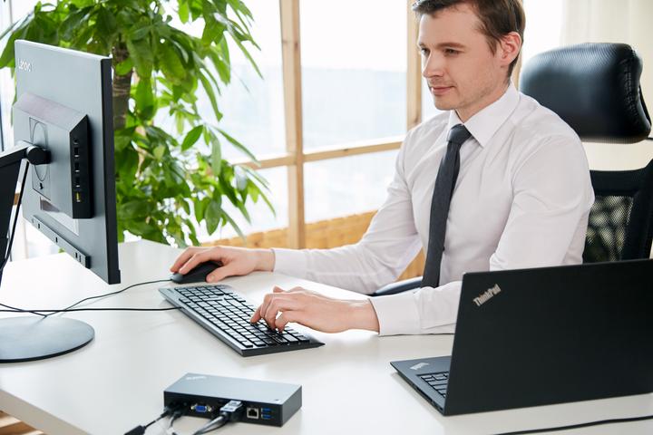 Actual product image Lenovo Essential (US, Cable)