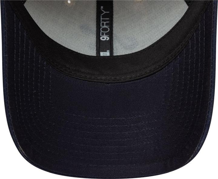 Actual product image New Era 9Forty Strapback Cap - Leinen Brand Script Beige