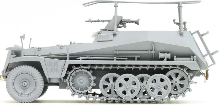 Actual product image 1:35 Sd.Kfz.250/3 "Griffin
