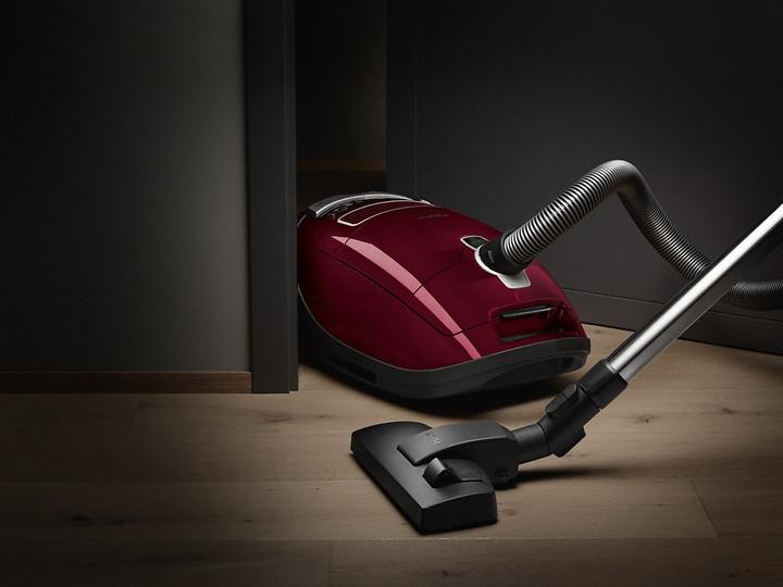 Produktbild Miele Complete C3 Complete C3 Score Red PowerLine 11534210 - Stofzuiger met stofzak