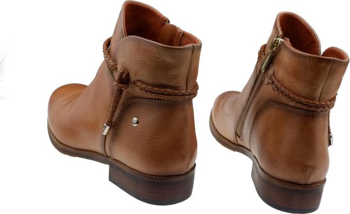 Actual product image Pikolinos Royal (36)