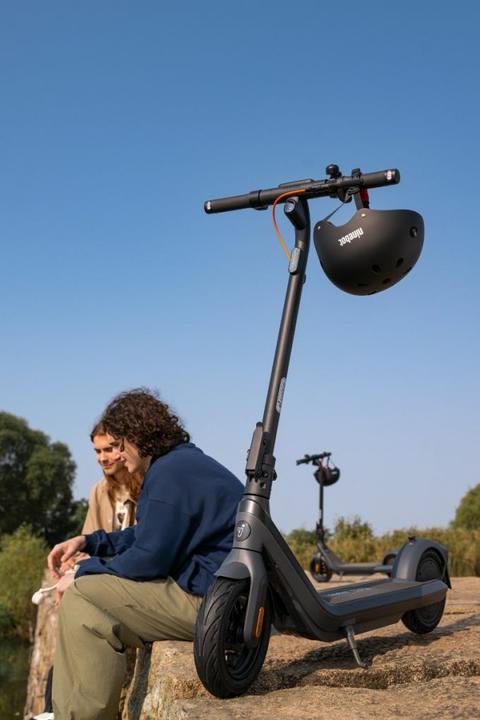 Productafbeelding Segway-Ninebot E2 Pro D (20 km/h, 35 km, 350 W)