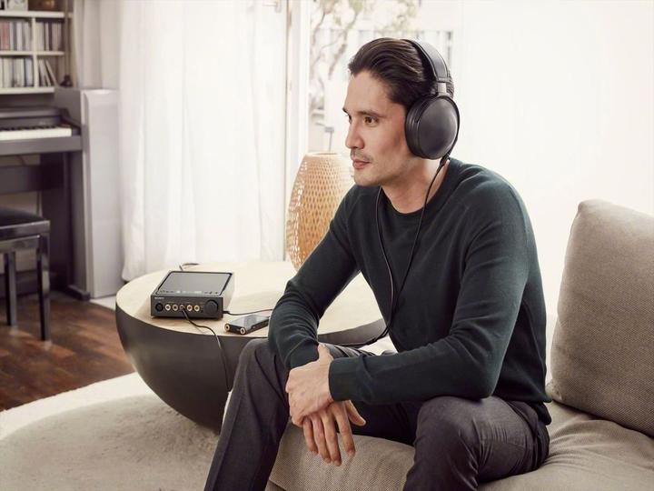 Image du produit Sony TA-ZH1ES Série Signature (USB-DAC, commutateur de gain)