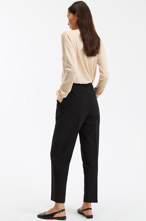 Actual product image La Redoute Collections Slim trousers with pleats (40)