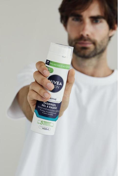 Produktbild NIVEA MEN Sensitive (200 ml, Rasiergel)