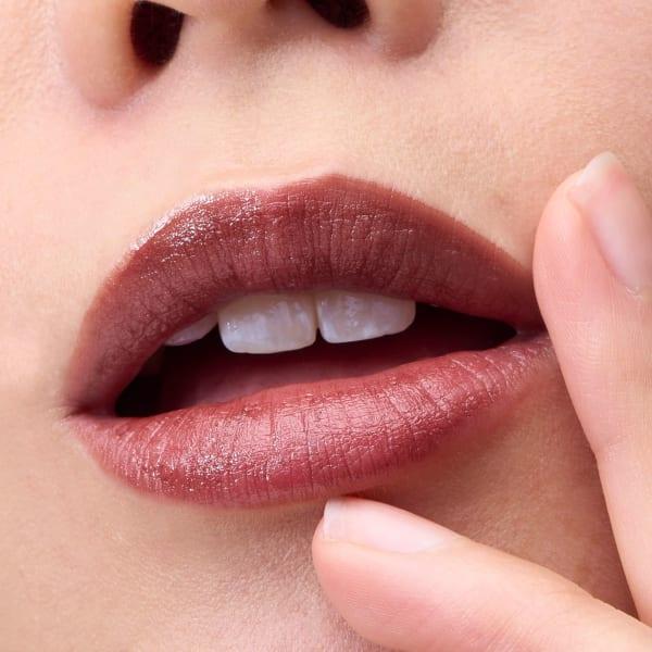 Produktbild dm alverde Lippenstift Color & Care Simply Brown 27