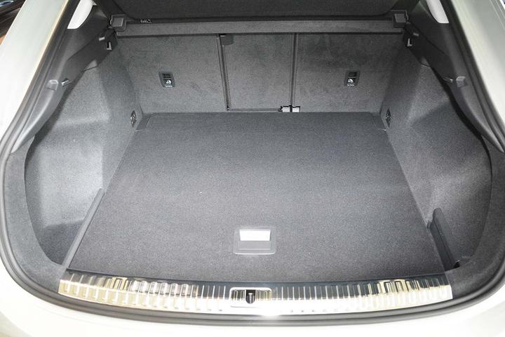 Aristar Bac de coffre pour Audi Q3 Sportback de 2019 à aujourd'hui (surface de chargement surélevée)